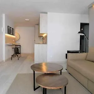 https://apartamento-de-lujo-en-el-centro-santa-cruz-de-tenerife.in-canary-islands.com