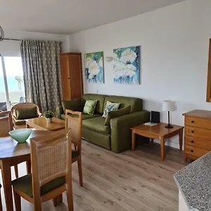 Benalbeach Sea Front Apartamento